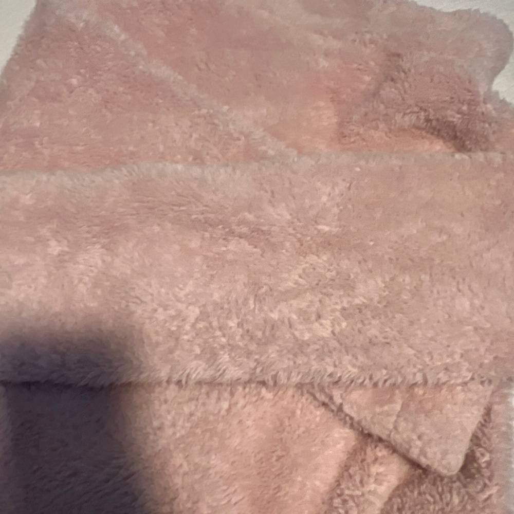 Gap body fluffy pink turtleneck